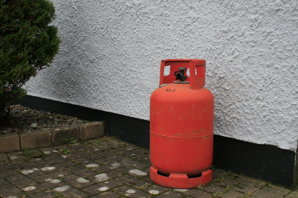 Gas Cylinder Keeping the frost away this winter with a ins… Flickr