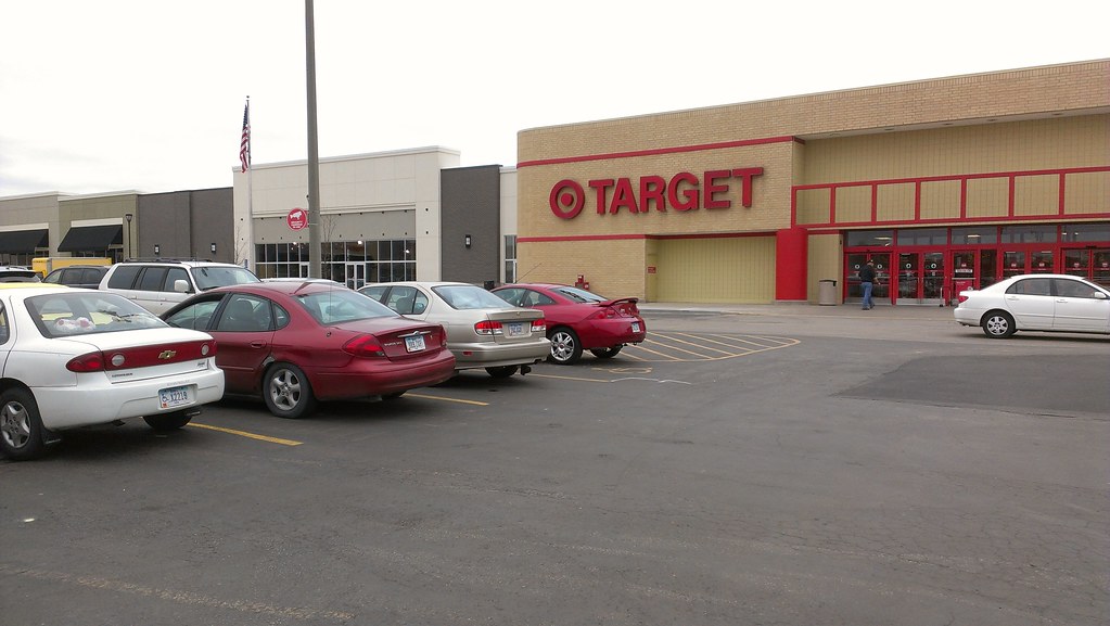 Southridge Mall Des Moines, Iowa Target and Plaza Storefronts