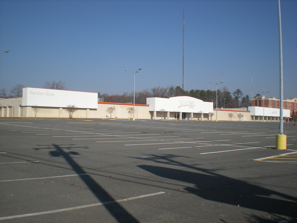 Big Kmart (closed) Big Kmart 3336 (closed) [109,875 squar… Flickr