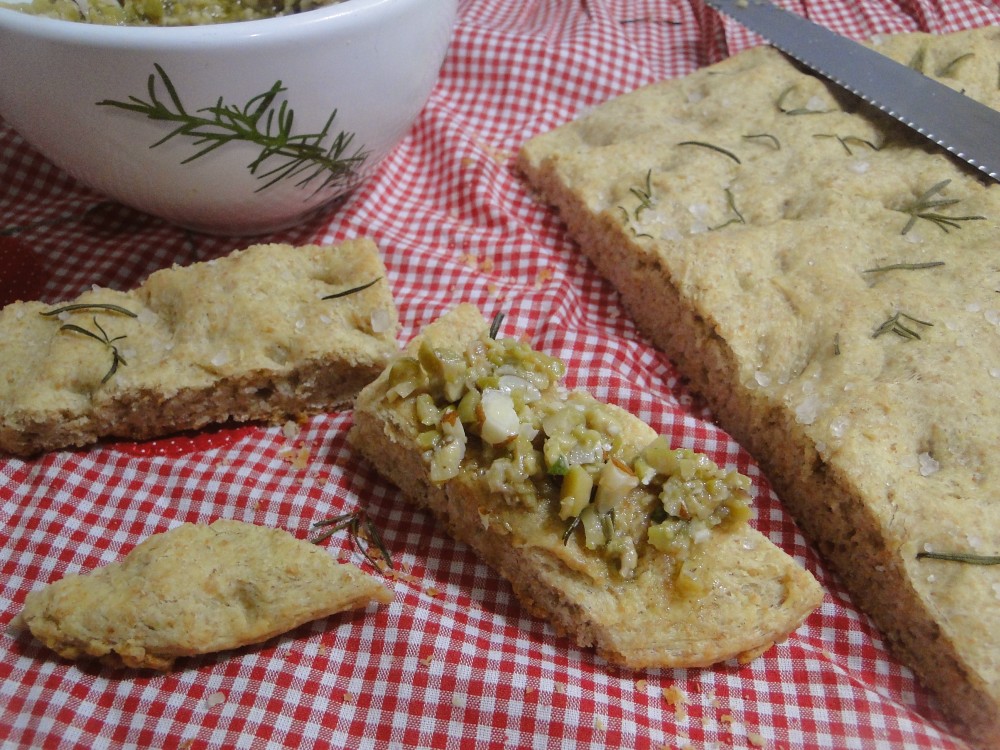 Focaccia Integral com tapenade de azeitonas Flickr