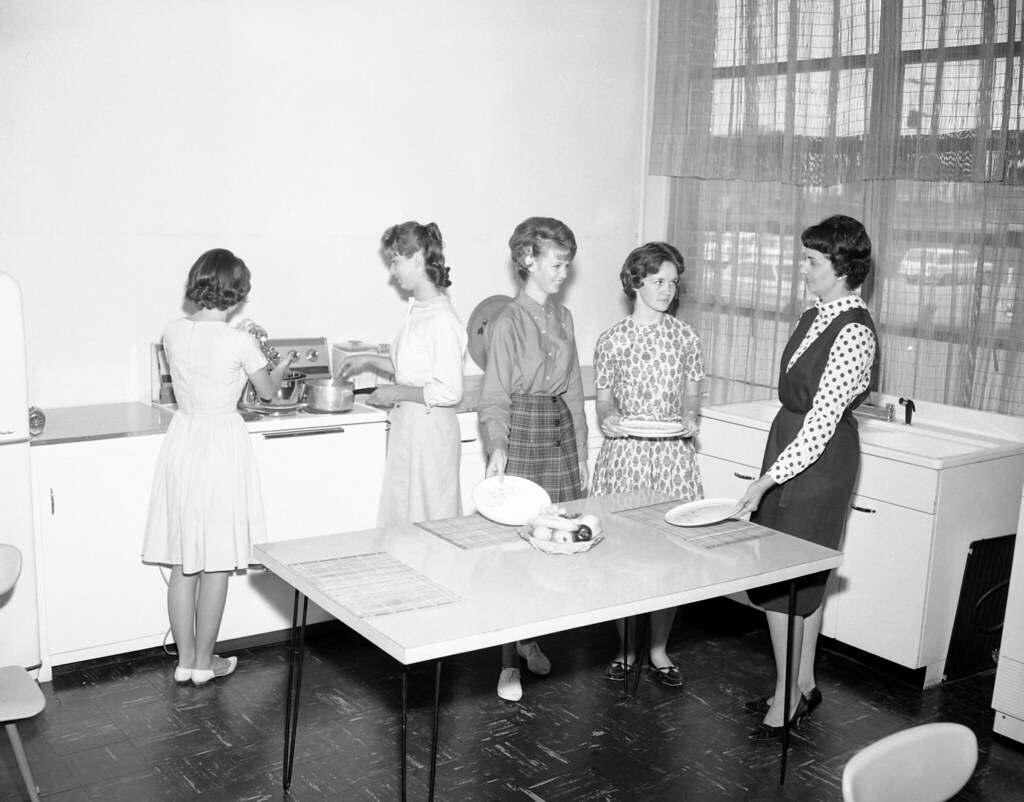 Pulaski Elementary Schools, Mrs. Roy Photography by Jim Sl… PCPL