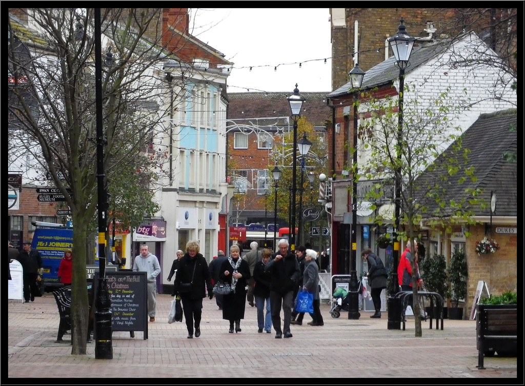 Rugby Town Centre Shopping. nexapt101 Flickr