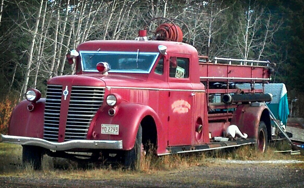Old Fire Truck (For Sale) At a local junkyard the biggest … Flickr