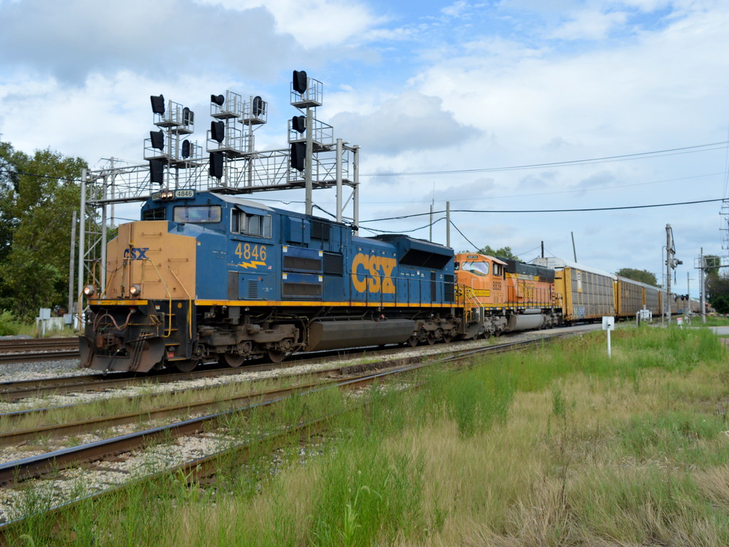 Dealt a ACe CSX SD70ACe 4846 leads a auto train west throu… Flickr