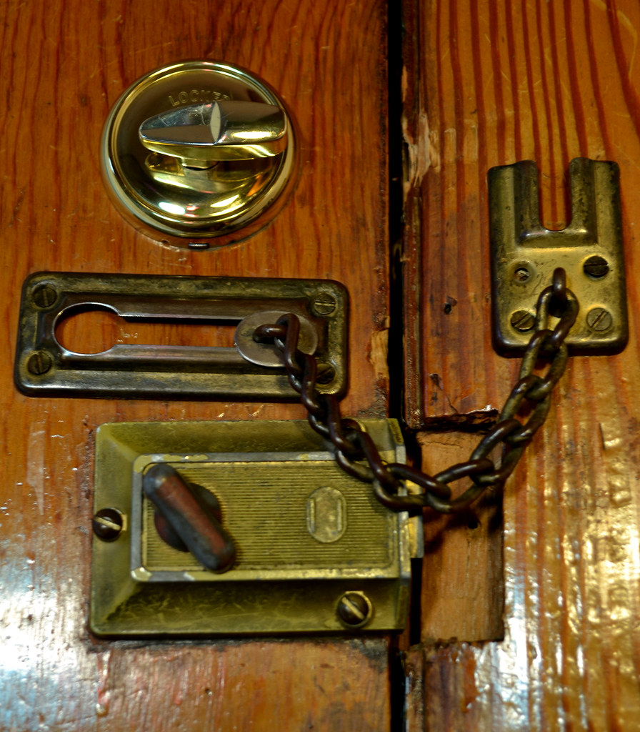 How to open the old fashioned locks litelasopa