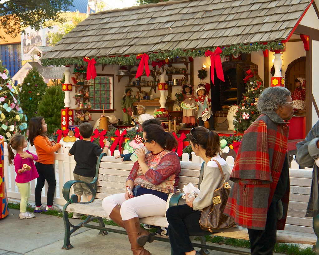 Scene from Christmas in the Park 2012 Don DeBold Flickr