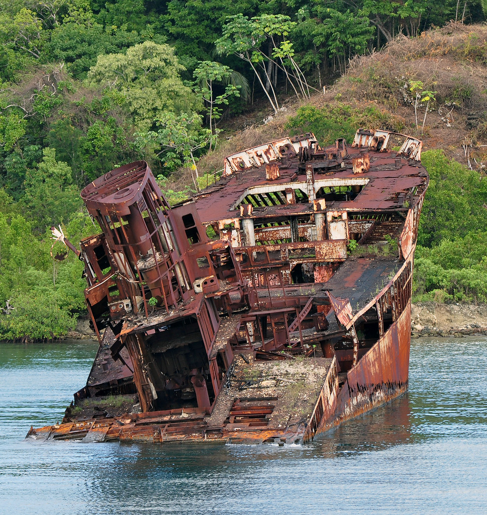 Dixon Cove wreck, Rotoan, Honduras. This wreck is located … Flickr