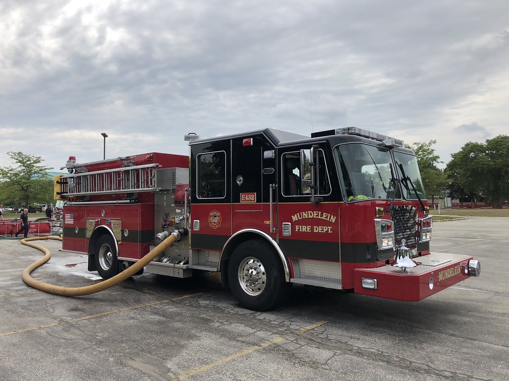 Mundelein (IL) Fire Department Engine Co. 432 Niko Stefani Flickr