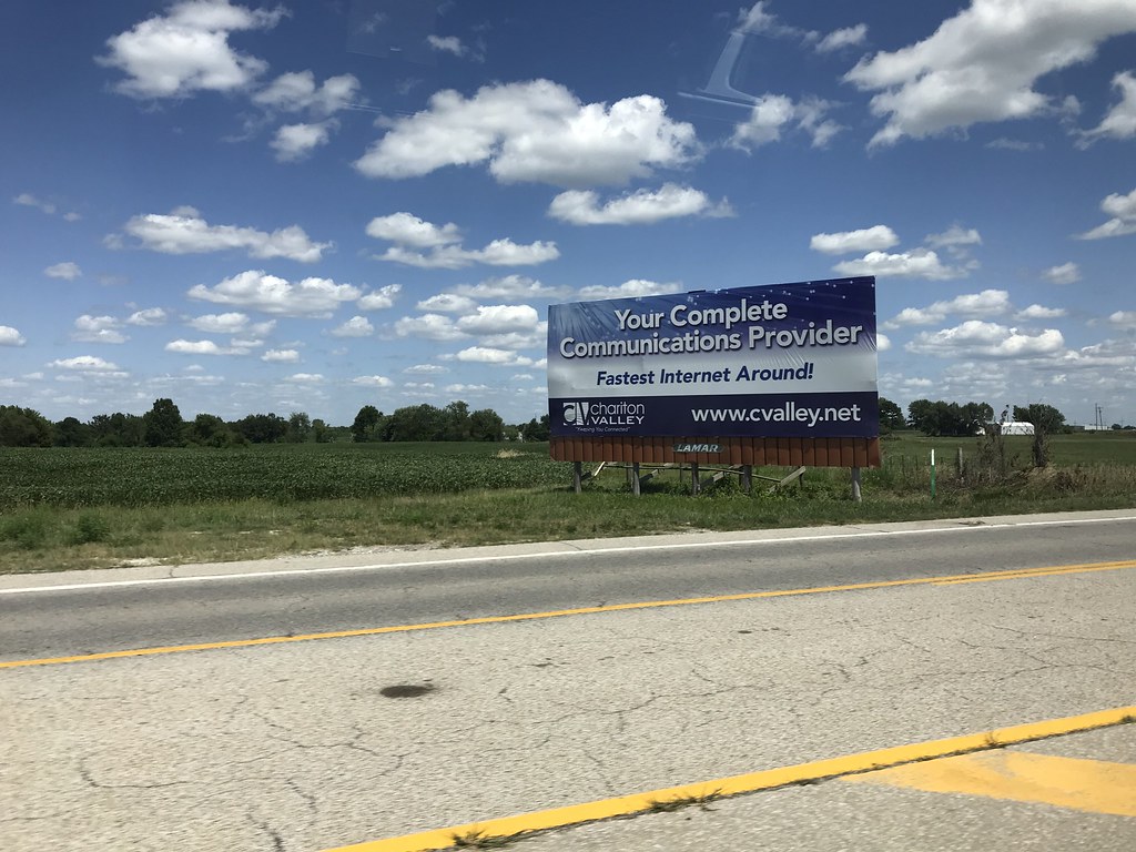 Chariton Valley Wireless billboard, Macon, Mo Jarods2002 Flickr