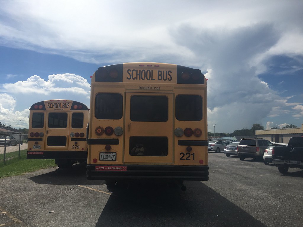 Jefferson Parish Public Schools (Bus 221) "Bus is owned an… Flickr