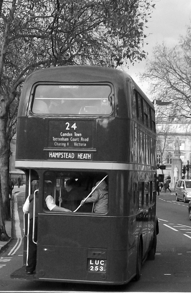 London transport RTL1076 on route 24 Trafalgar Square 25/1… Flickr
