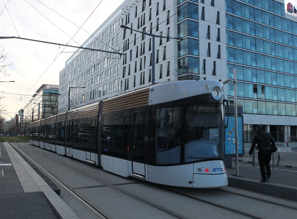 Marseille La joliette (13) TRAM Bombardier (Vienne) Flickr