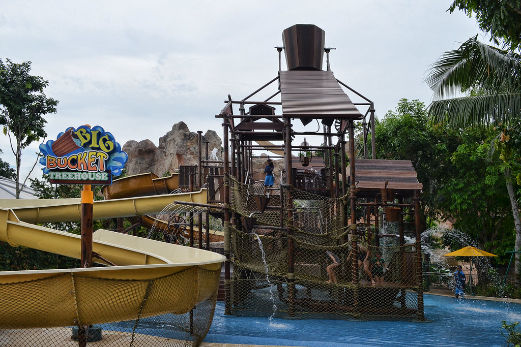 Big Bucket Treehouse At the Adventure Cove Waterpark, Reso… Flickr