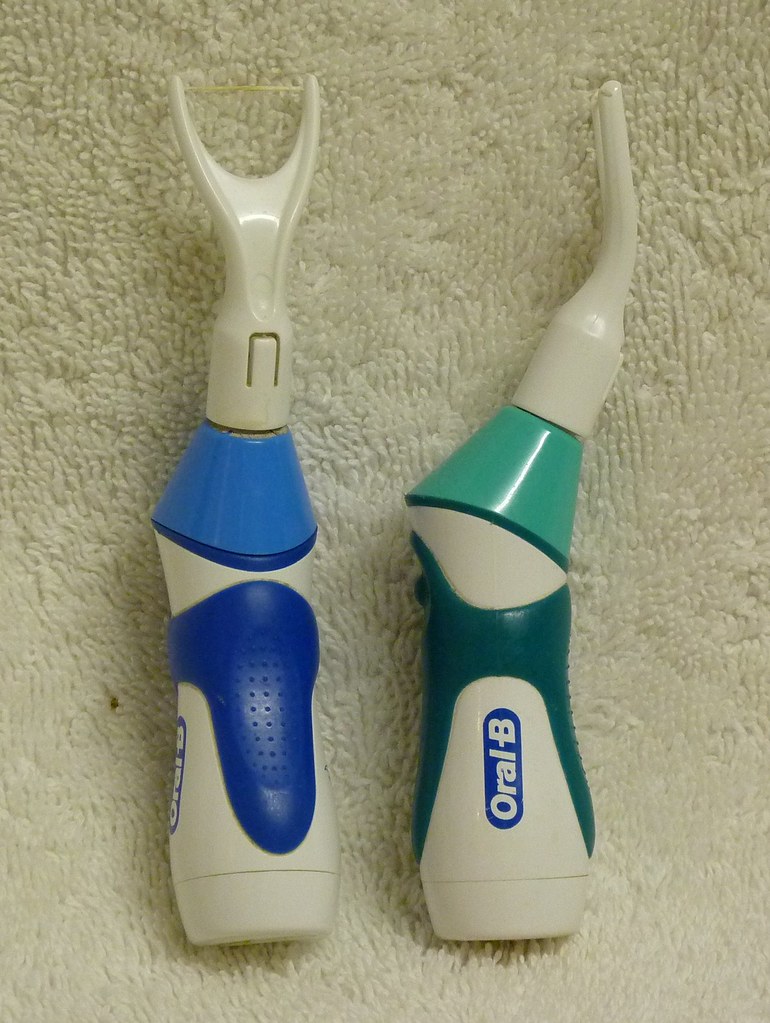 Hummingbird Flosser Oral B