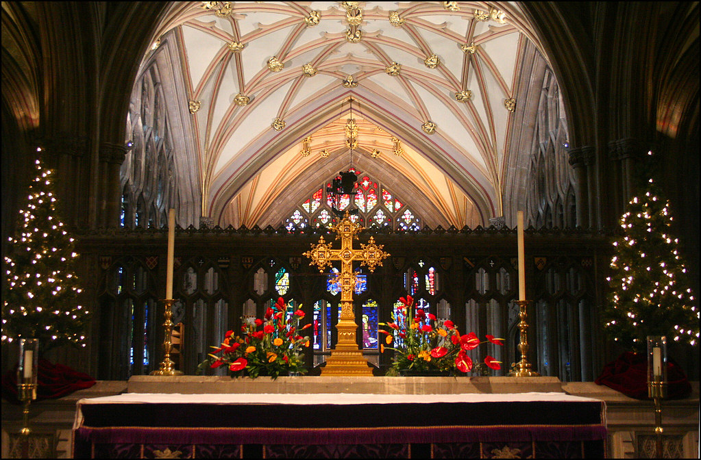 Seasonal St Mary's Christmas trees at the altar in St Mary… Flickr
