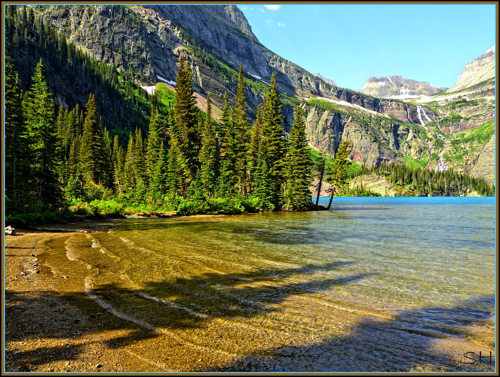 Grinnell Lake Grinnell Lake is located in Glacier National… Flickr