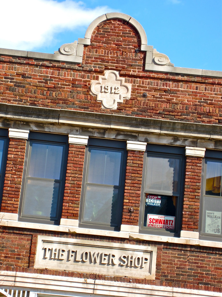 The Flower Shop, Kenosha, WI The Flower Shop building, Ken… Flickr