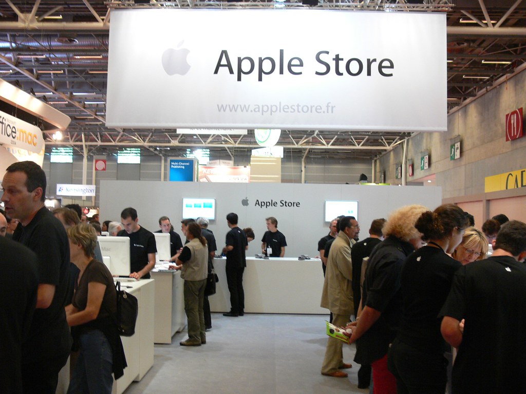 Apple Store on Paris Apple Expo a photo on Flickriver