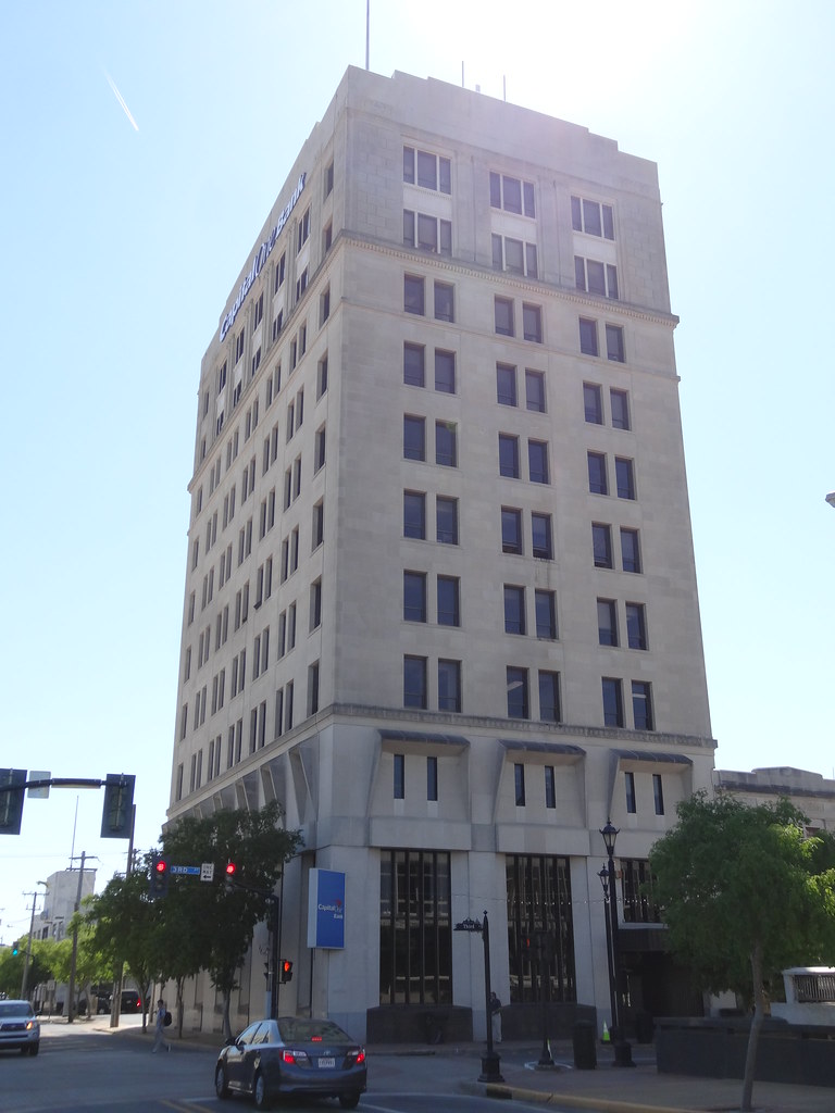 Guaranty Bank, Capital One Building, Alexandria, LA Flickr