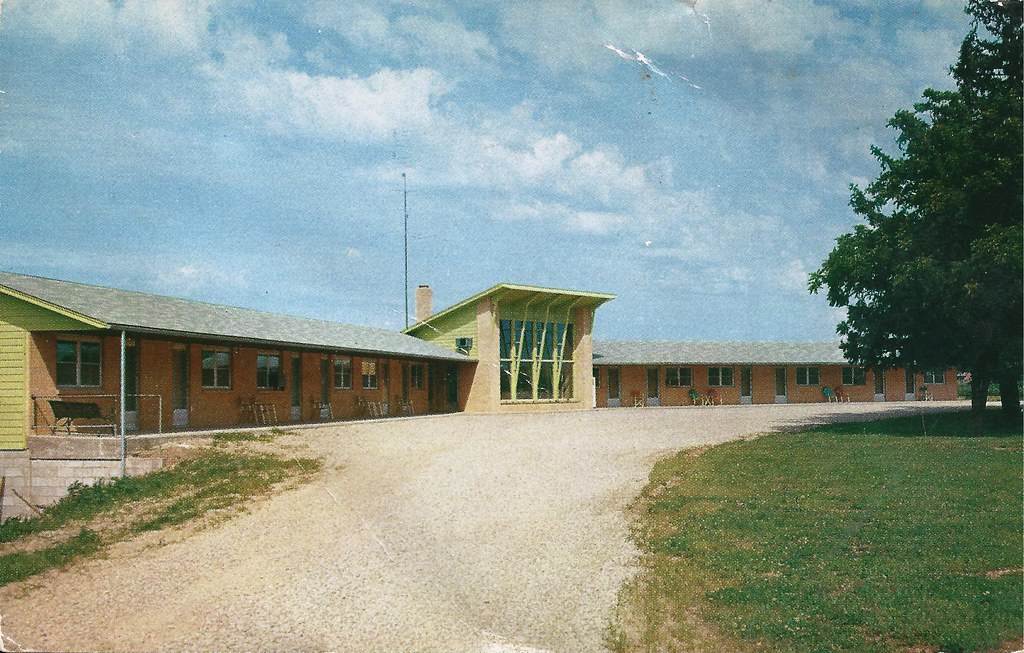 Postville, Iowa, Pines Motel, U.S. 18, U.S. 52 photolibrarian Flickr