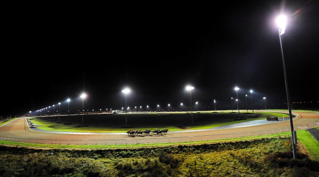 Action from the all weather track at Dundalk. Dundalk 289… Flickr
