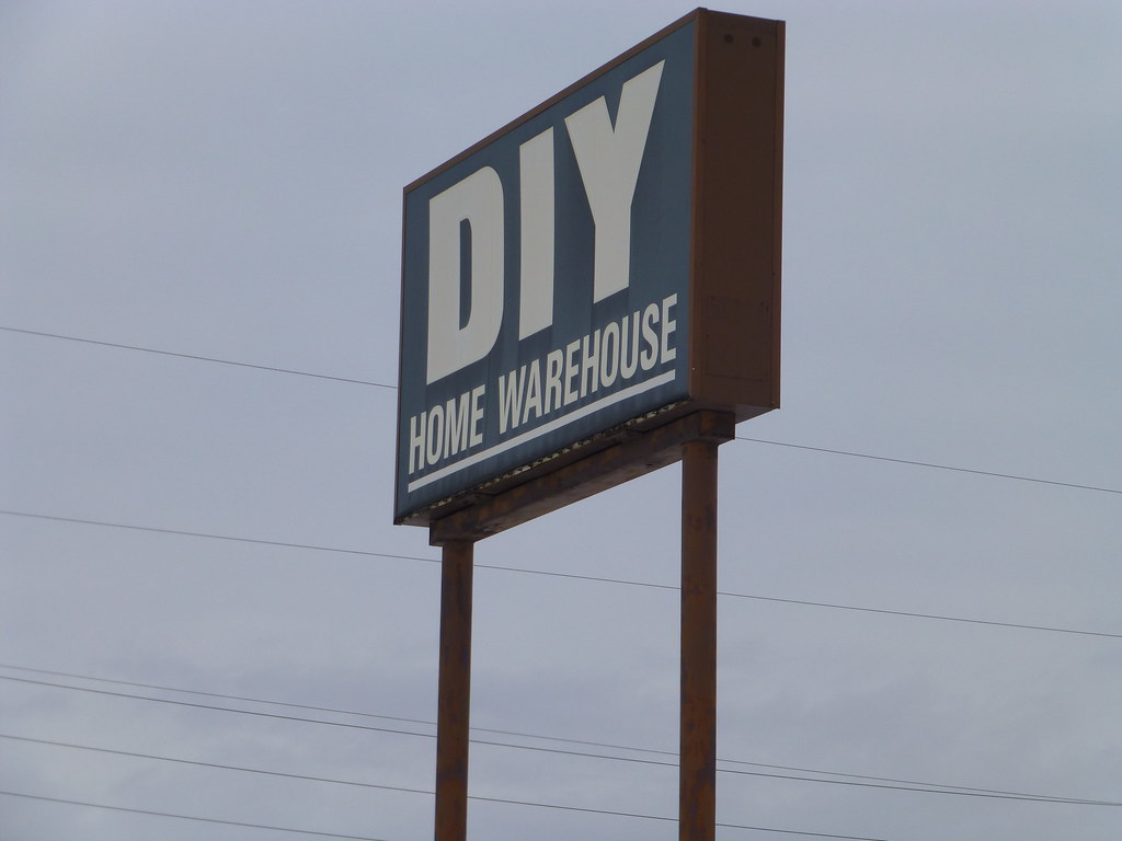 Former Diy Home Warehouse in Warren, Ohio This chain close… Flickr