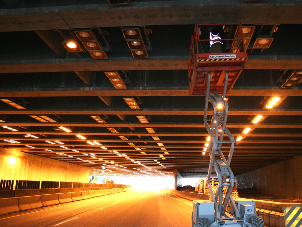 Lights, lights, and more lights Construction workers insta… Flickr
