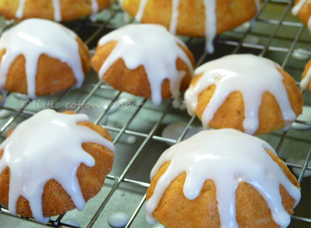 Lemon yoghurt cakes made from Nigella's 'baby bundt' recip… Flickr