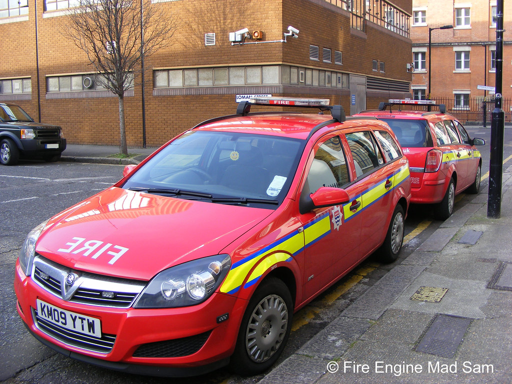 London Fire Brigade LFB Vauxhall Astra officer's car KM09 … Sam