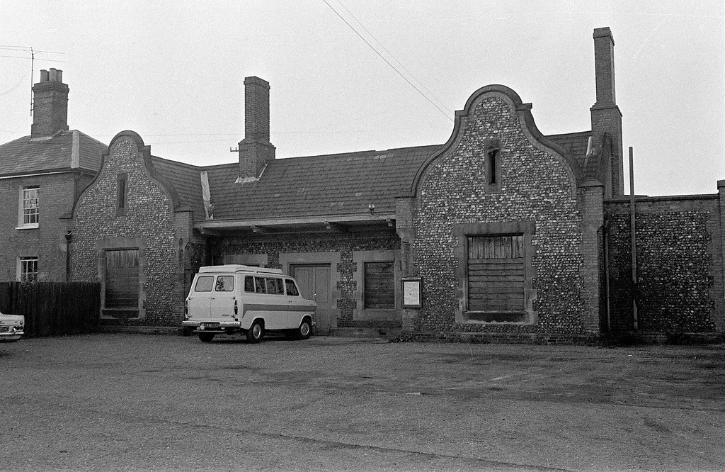 Swaffham station 1975 (3) Bluepelicanrailway Flickr
