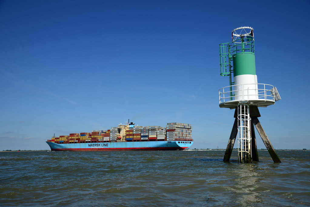 Maersk Kure DST_2804 After leaving its berth at the MPET T… Flickr