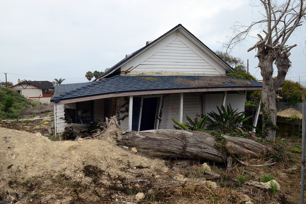 The 2005 La Conchita Landslide, California The result of a… Flickr