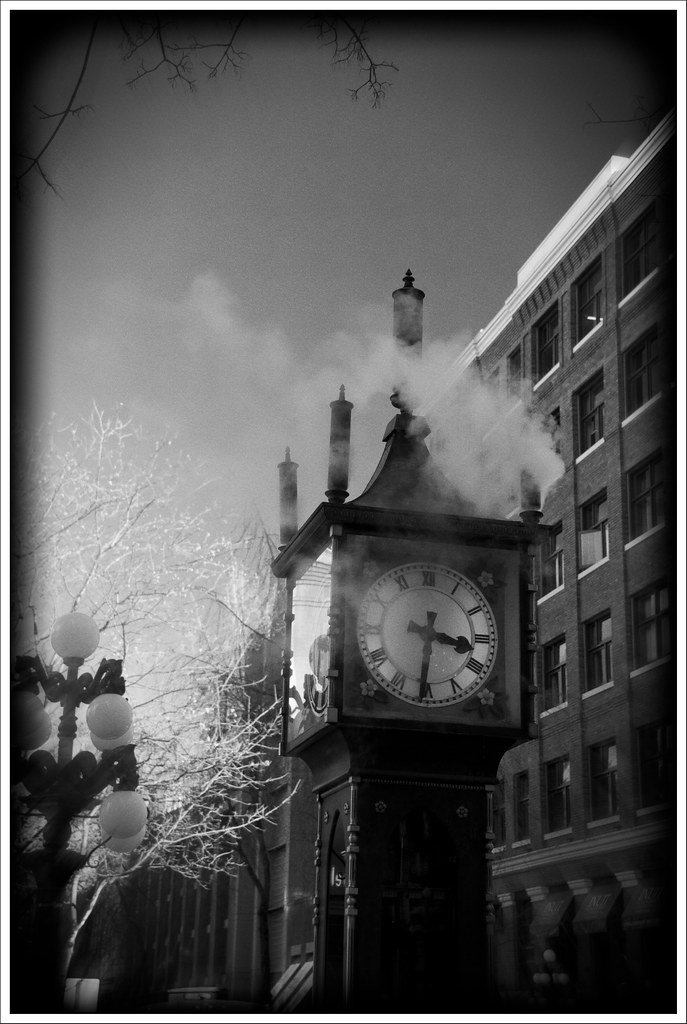 Gastown's Famous Electric Steam Clock People around the wo… Flickr