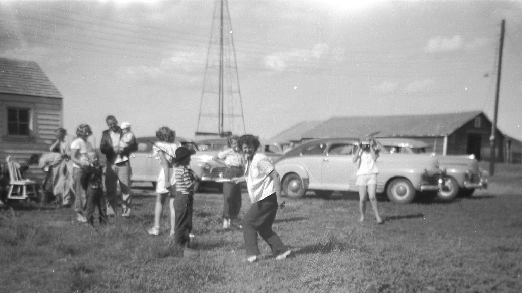 1950 Reunion Clarence Johnson farm 1950 Emil, Beulah and M… Flickr