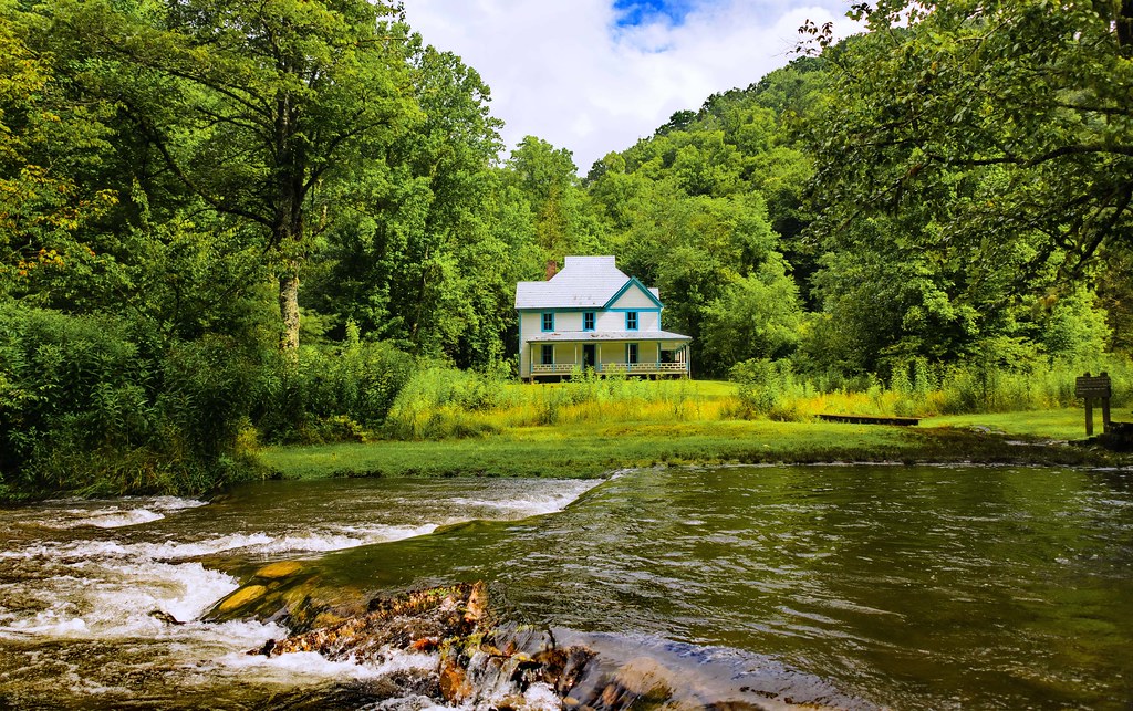 Cataloochee Valley The Caldwell House in Cataloochee Valle… Flickr