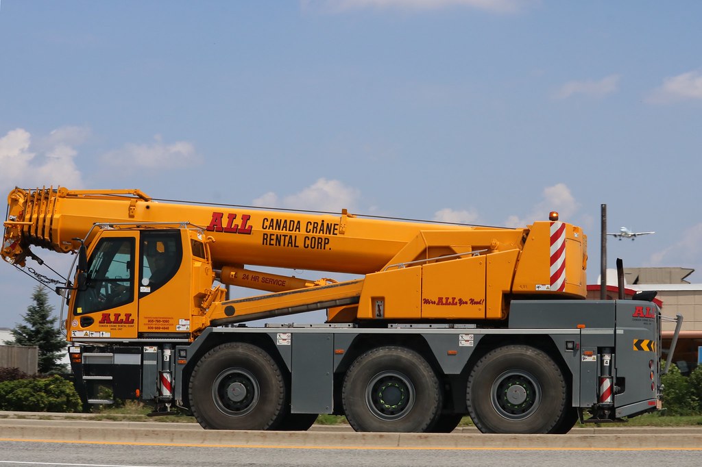 ALL Canada Crane Rental Corp. 10631 (2) (Liebherr LTC 1050… Flickr