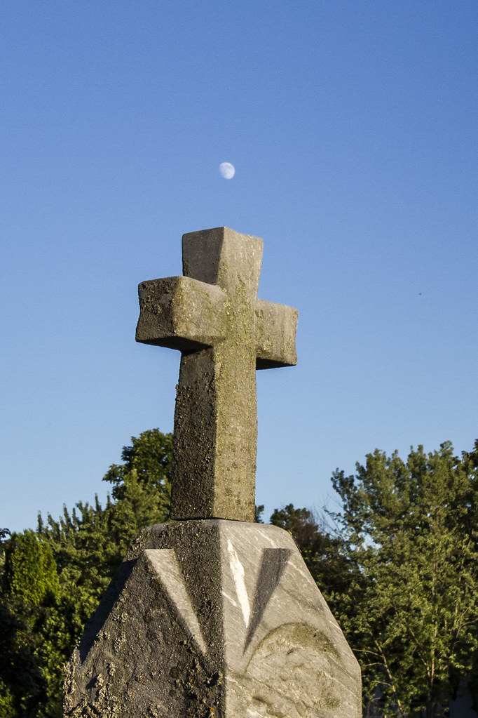 Cemetery Moon Eau Claire, WI SScheel Flickr