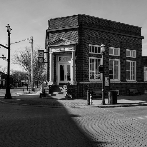 Canal Winchester City Hall 1 Fuji XE1, 18mm f/2 Lightroom… Flickr