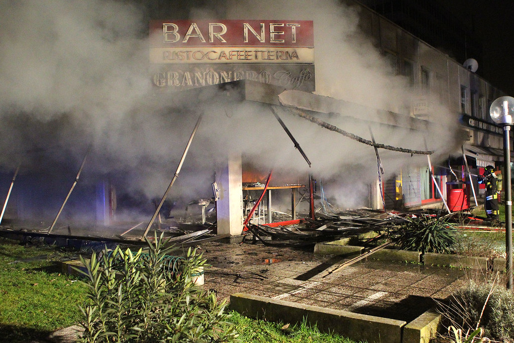 RAVENNA 28/02/2013. INCENDIO AL BAR NET INCENDIO AL BAR NE… Flickr