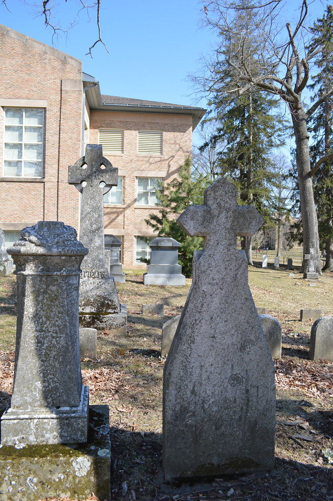 Kenyon College Cemetery On the campus of Kenyon College in… Flickr
