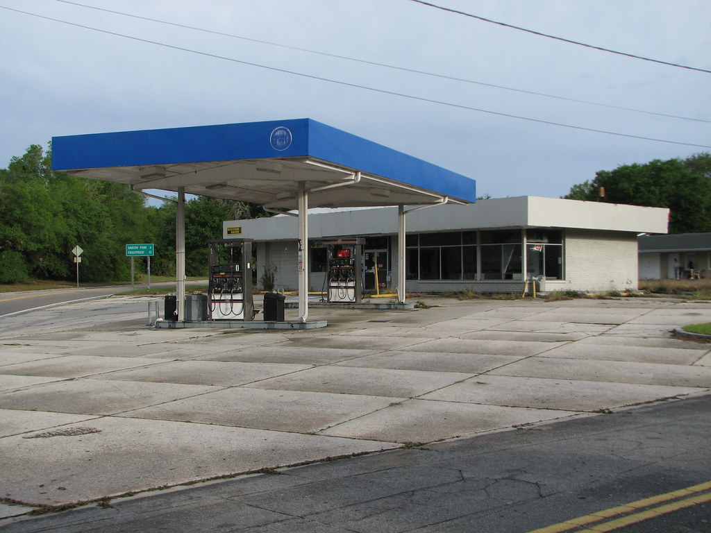 Pure No Longer Abandoned Pure gas station. This was a BP a… Flickr