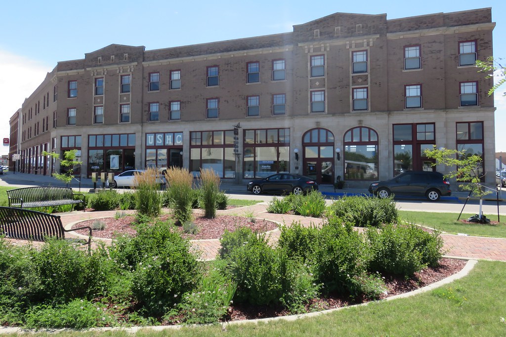 Old Greystone Hotel (Detroit Lakes, Minnesota) Built in 19… Flickr