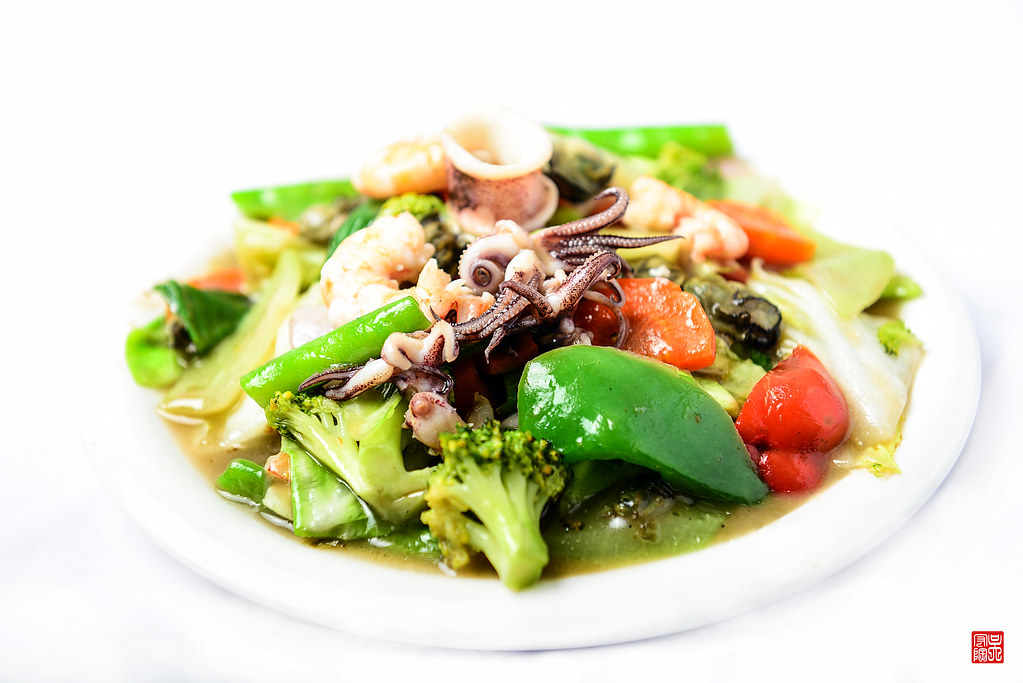 Seafood Vegetable Dish/Chop Suey 1st time to formally shoo… Flickr