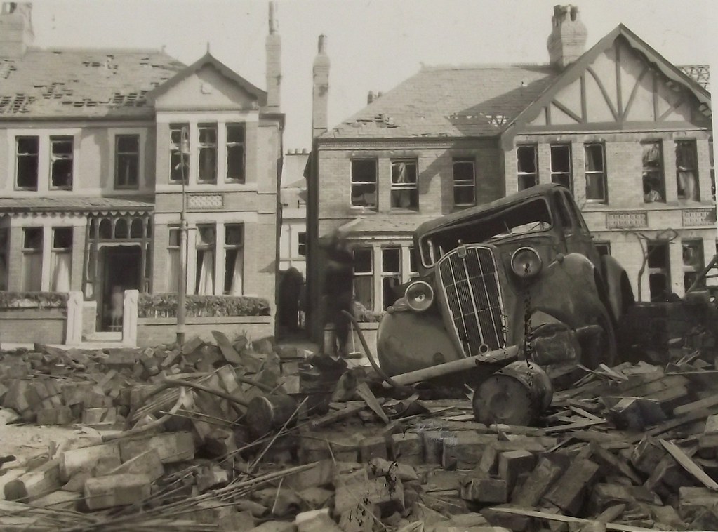 Garage, number 20 Stoneby Drive A remarkable image from th… Flickr