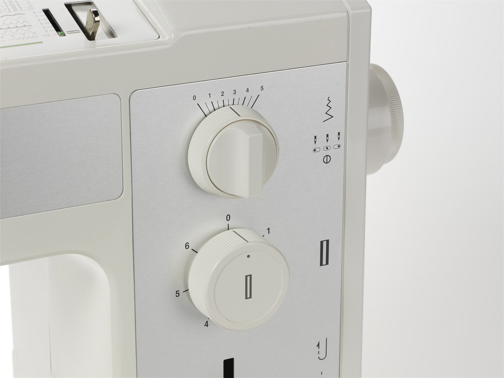 Bernina 1008_02_03 Images of the BERNINA 1008. Pictures of… Flickr