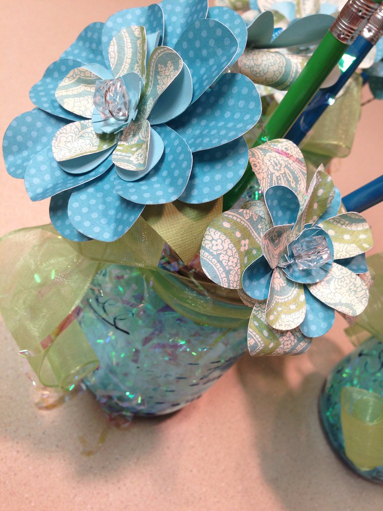 Mason Jar paper flower bouquets cut on my Silhouette Cameo… Flickr