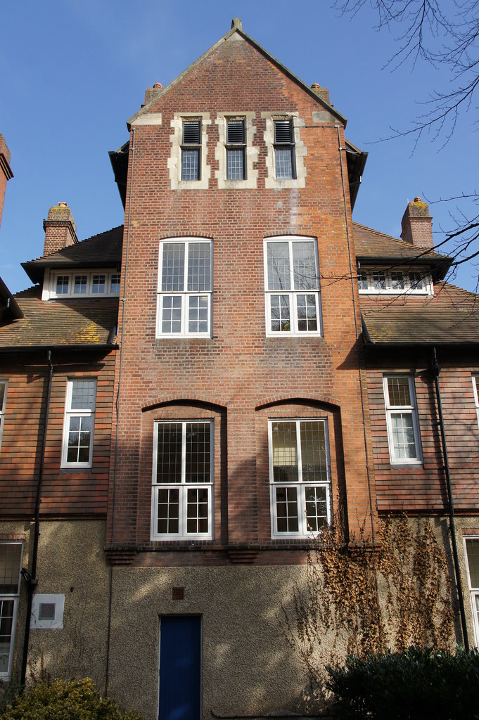 House of Bethany, St Clement's Gardens / Hamilton Close, B… Flickr