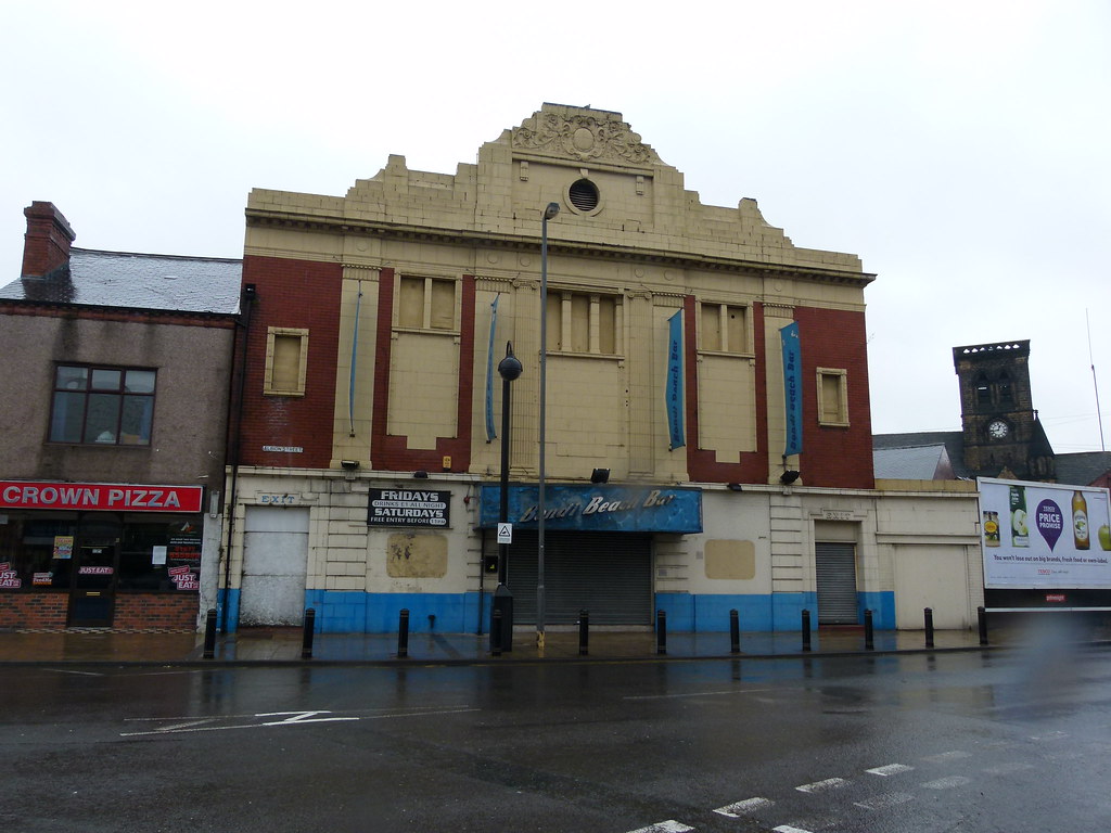 Cannon Cinema Castleford The Cannon opened as The Albion… Flickr