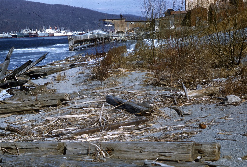 Verplanck_007 View of "Little White Beach" and the NY Trap… Flickr