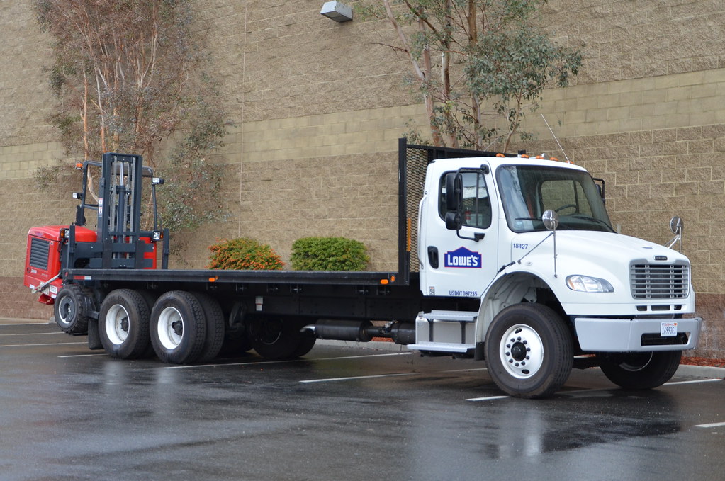 LOWE'S FREIGHTLINER FLATBED TRUCK Navymailman Flickr